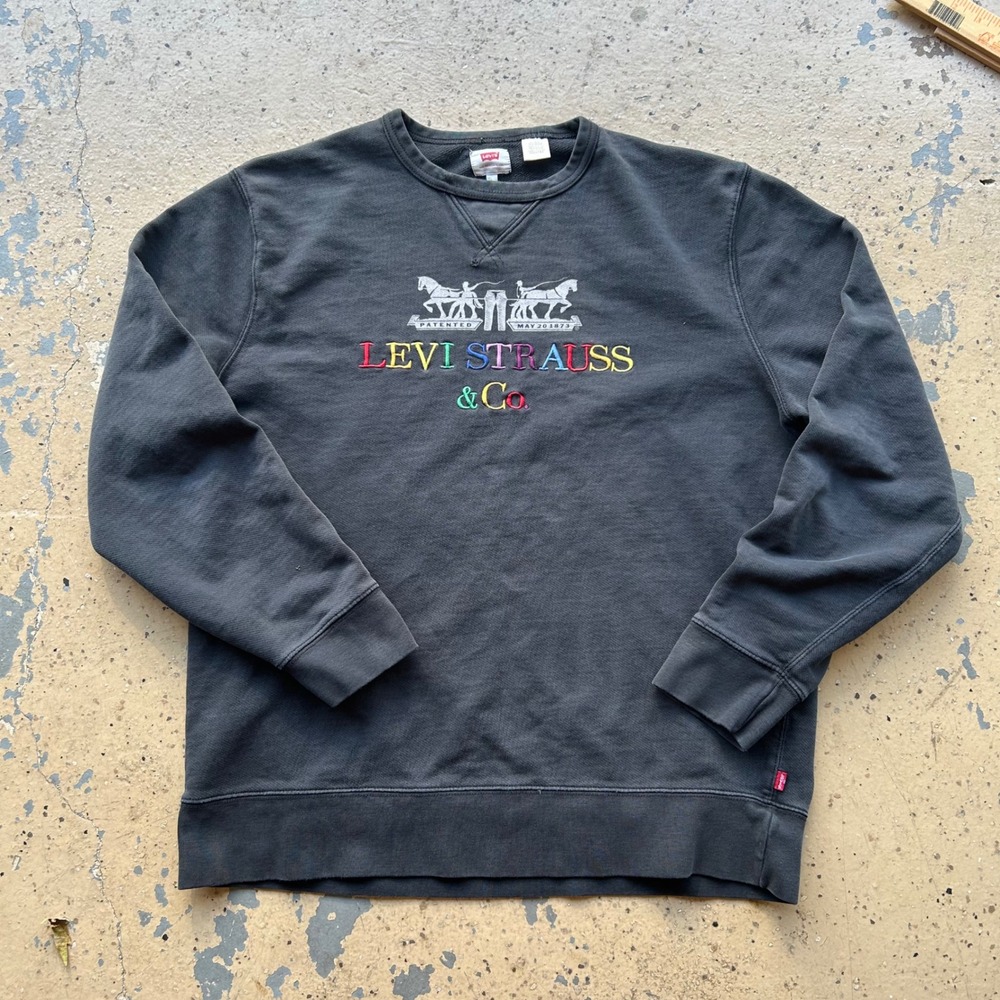 Levis Mens Crewneck Sweatshirt Large Faded Black Rainbow Embroidered Logo Top
